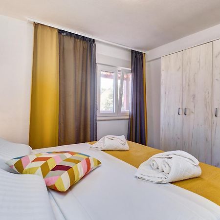 מאלי לוסיניי Providenca Accommodation מראה חיצוני תמונה