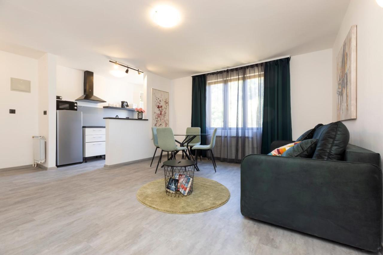 מאלי לוסיניי Providenca Accommodation מראה חיצוני תמונה