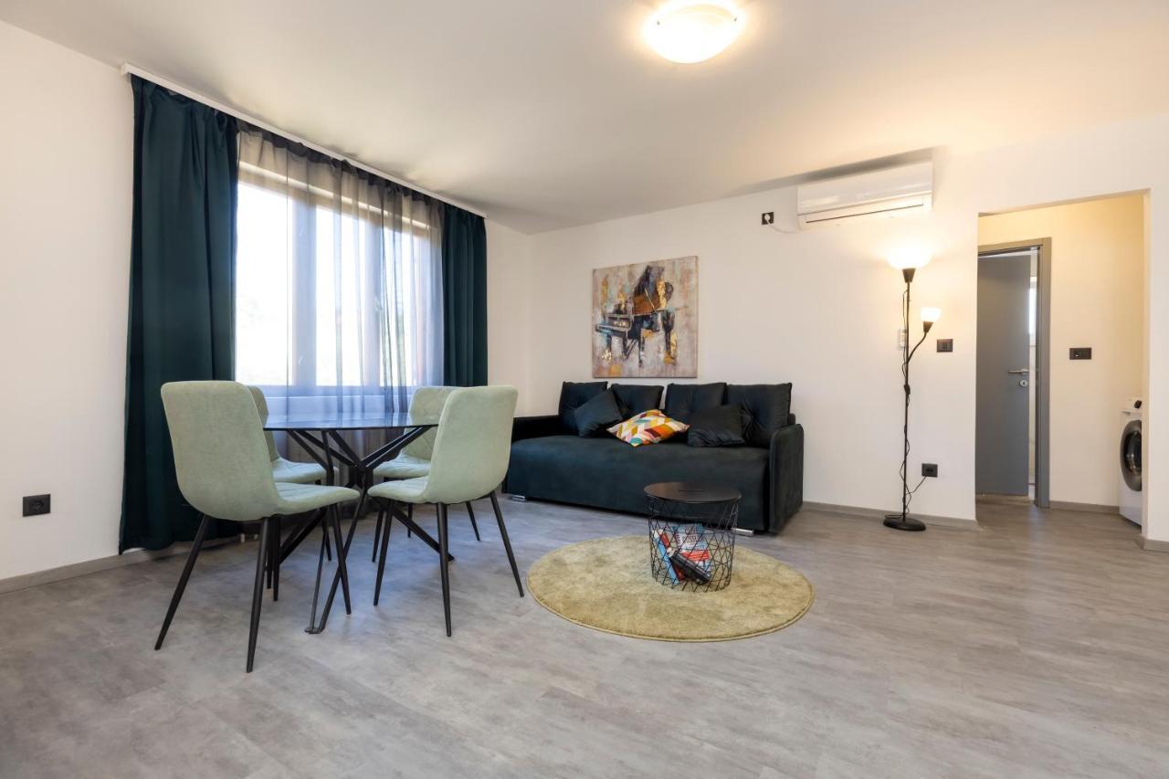 מאלי לוסיניי Providenca Accommodation מראה חיצוני תמונה