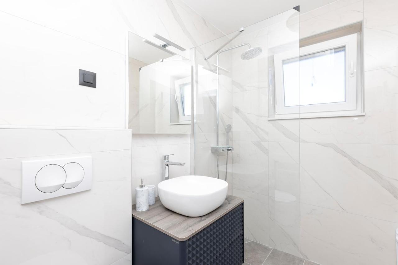 מאלי לוסיניי Providenca Accommodation חדר תמונה