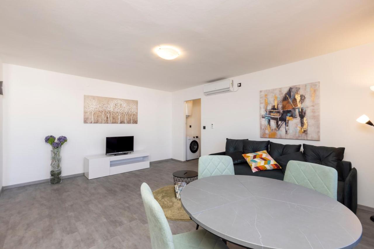 מאלי לוסיניי Providenca Accommodation חדר תמונה