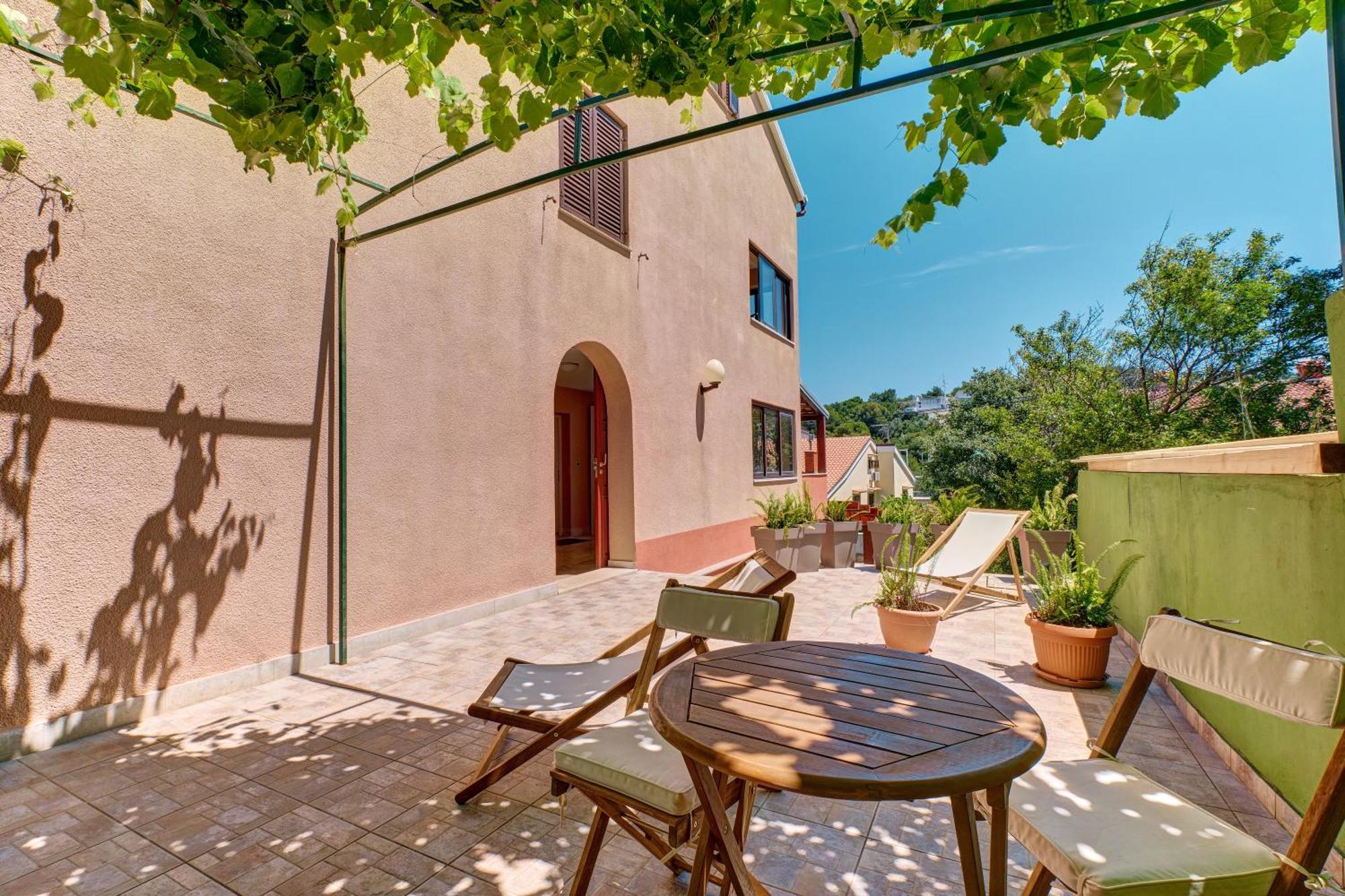מאלי לוסיניי Providenca Accommodation מראה חיצוני תמונה